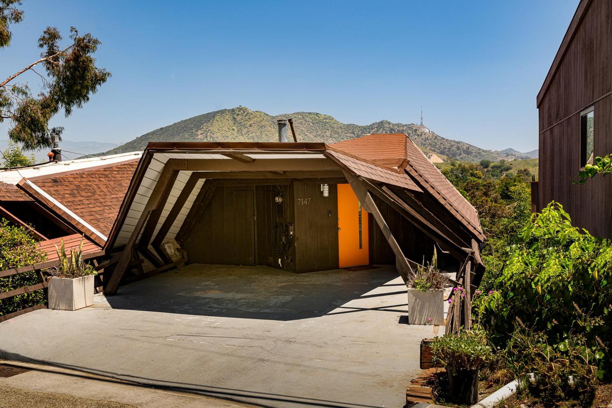 Architectural Marvel In Hollywood Hills With Views Villa - Los Angeles — Photos 1